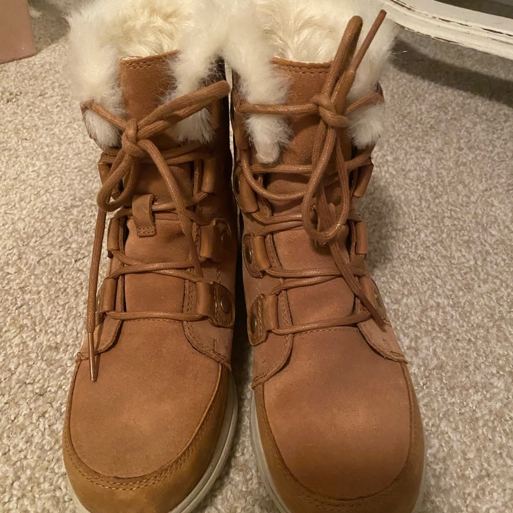 Sorel Woman’s Explorer Joan Great Condition View 3
